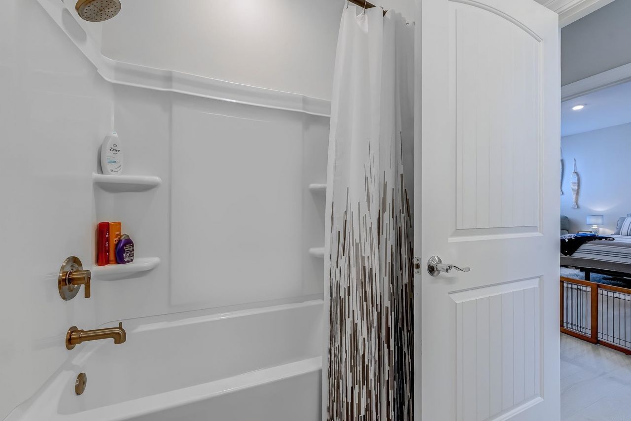 215 Goldenrod Circle Photo 11