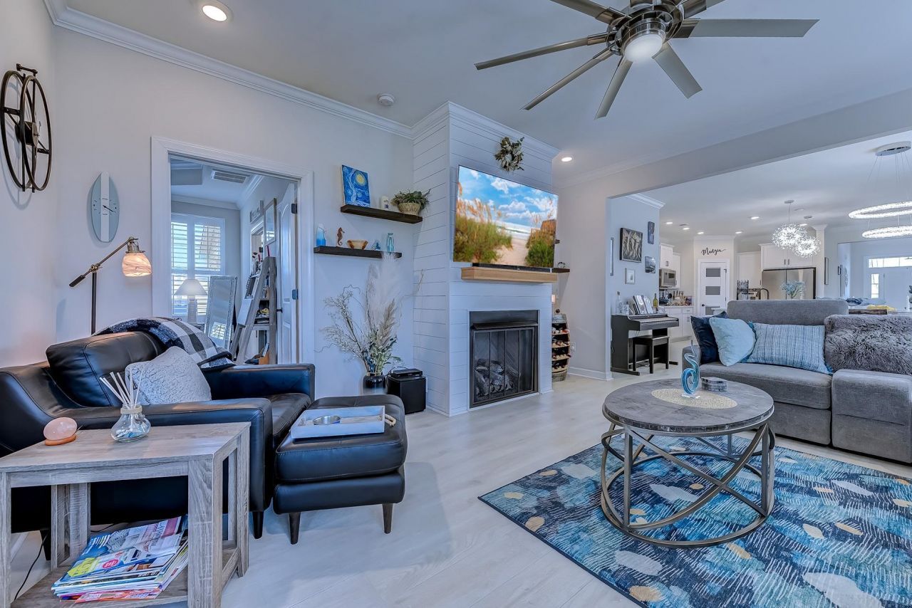 215 Goldenrod Circle Photo 17