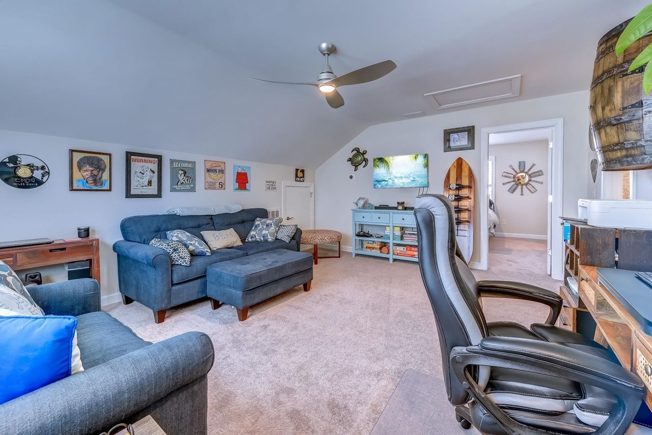 215 Goldenrod Circle Photo 27