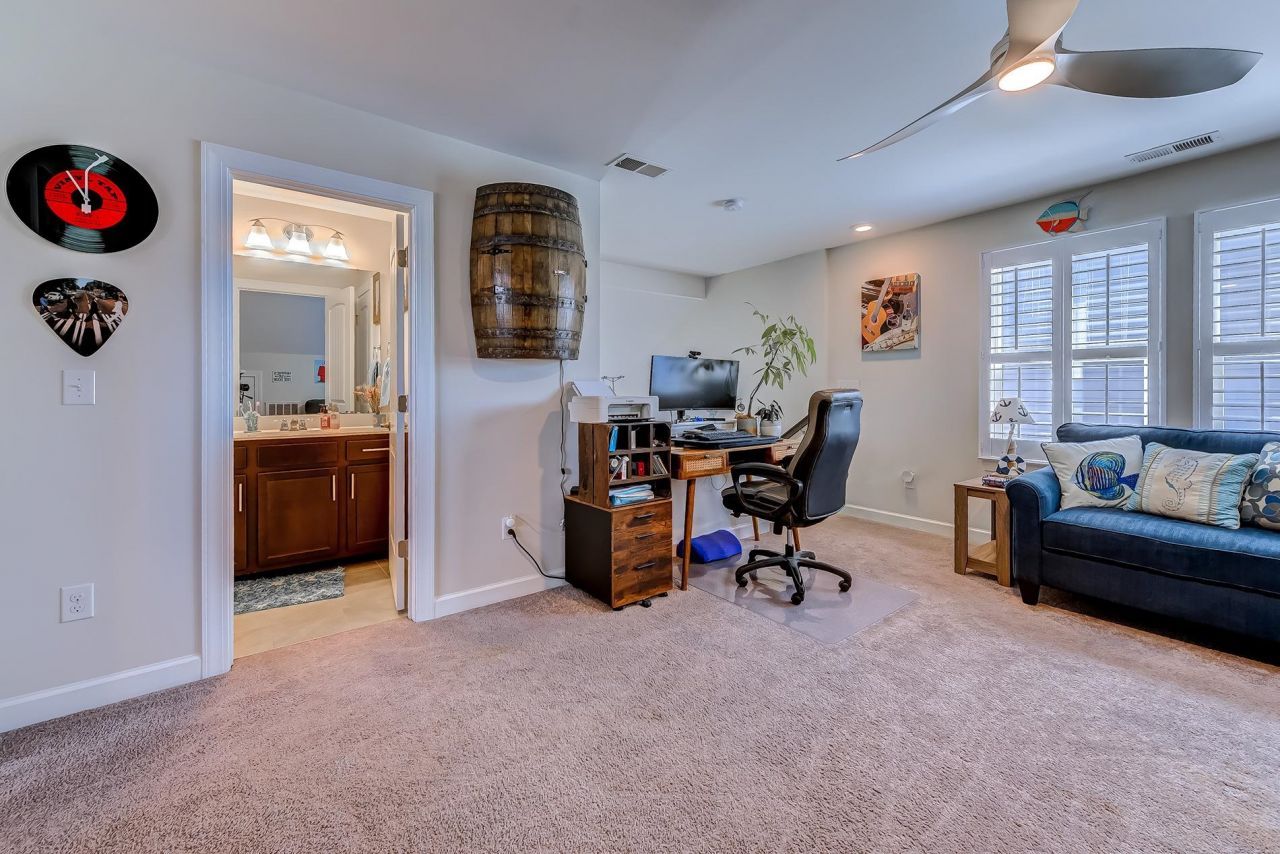 215 Goldenrod Circle Photo 28