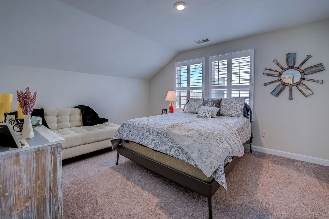 215 Goldenrod Circle Photo 29