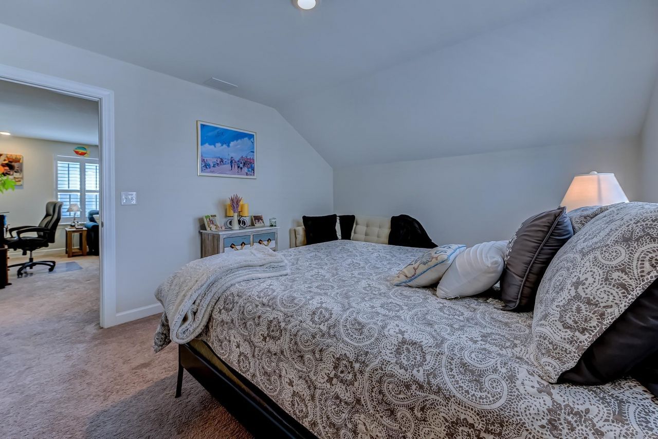 215 Goldenrod Circle Photo 30