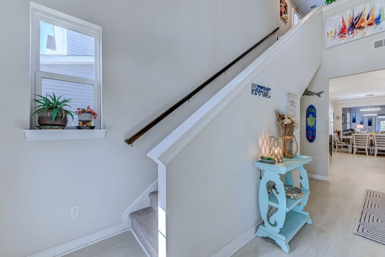 215 Goldenrod Circle Photo 34