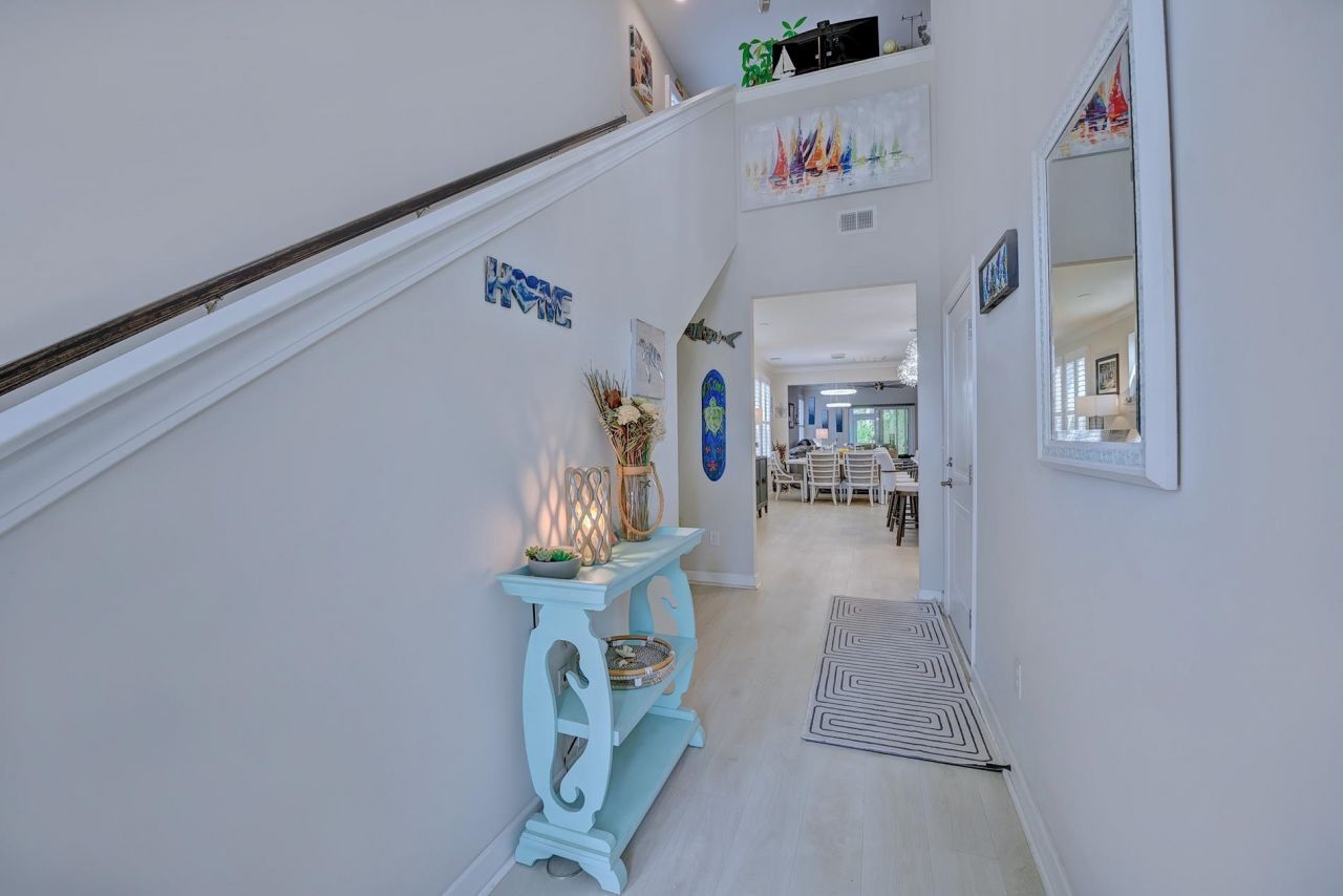 215 Goldenrod Circle Photo 35