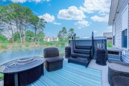 215 Goldenrod Circle photo 4