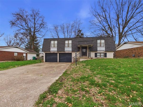 109 San Mateo Drive , Belleville, IL 62221