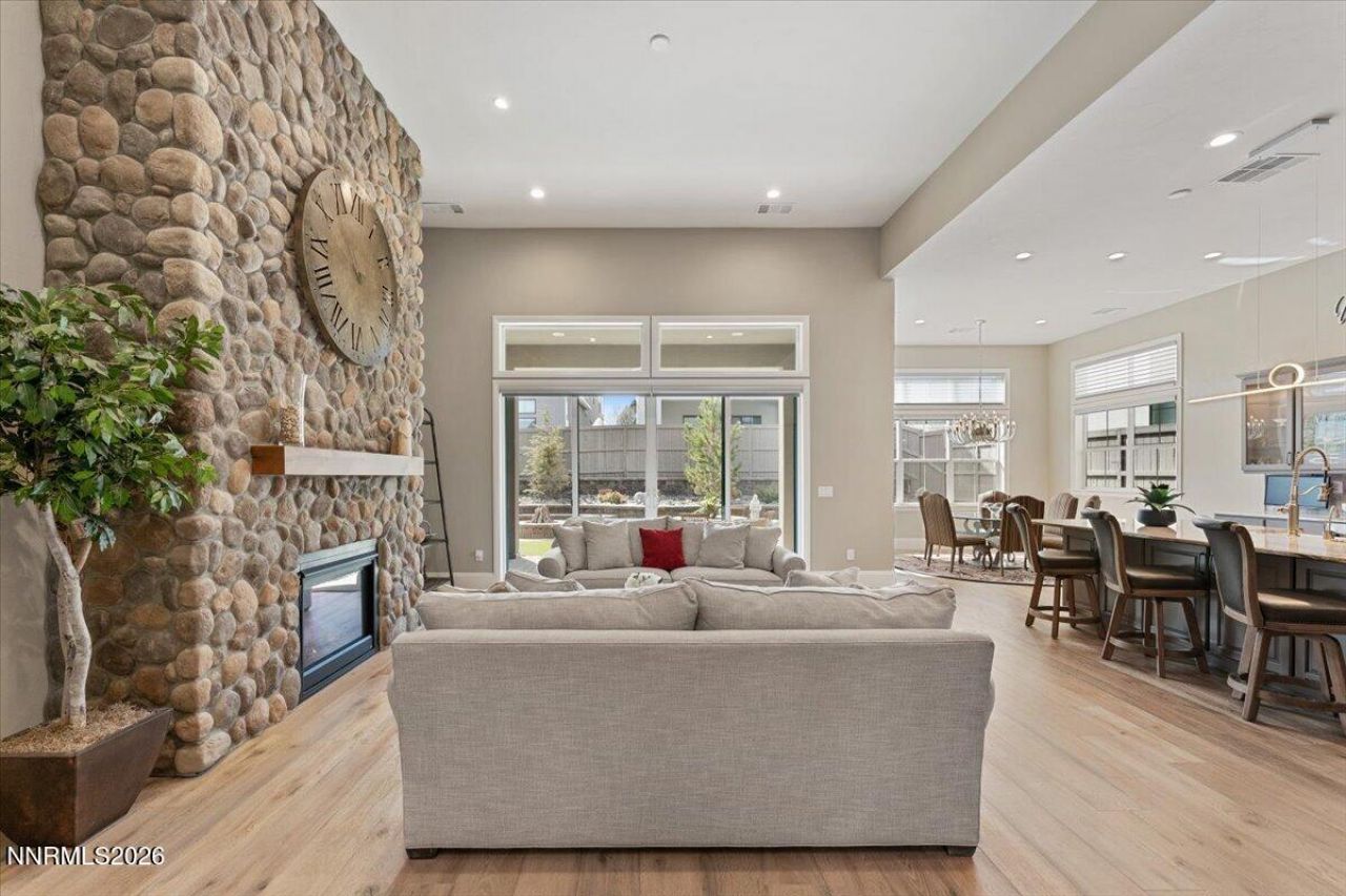 722 W Pleasant Oak Trail, Reno, NV 89511 Photo