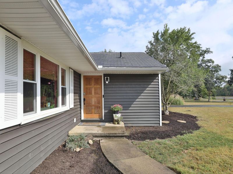 135 Crestview Drive , Delaware, OH 43015 Photo 5