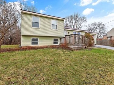 4999 Windgate Road , Liverpool, NY 13088