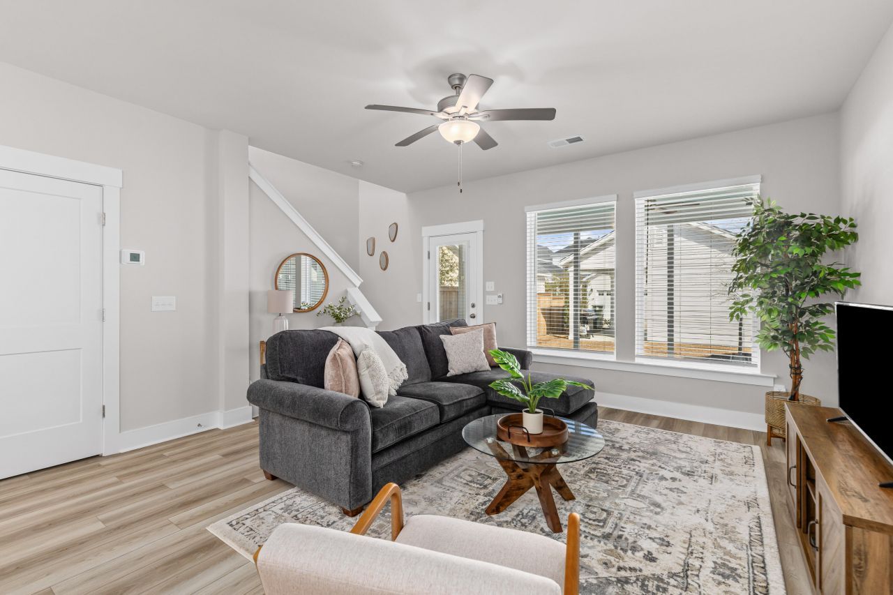 230 Symphony Avenue Photo 17