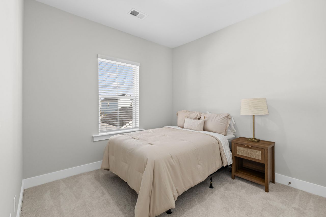 230 Symphony Avenue Photo 28