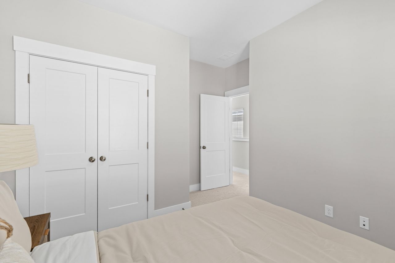 230 Symphony Avenue Photo 29