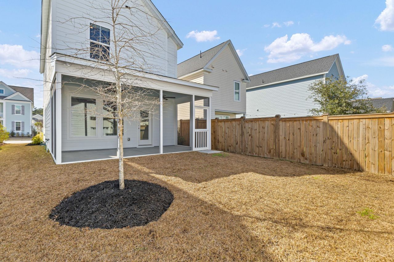 230 Symphony Avenue Photo 37