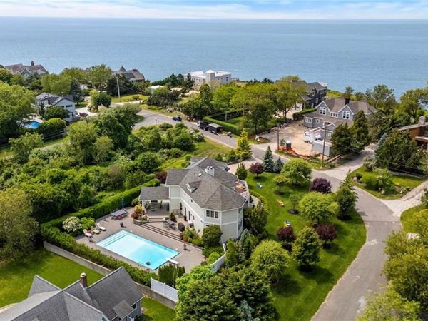 695 Sound Drive, Greenport, NY 11944