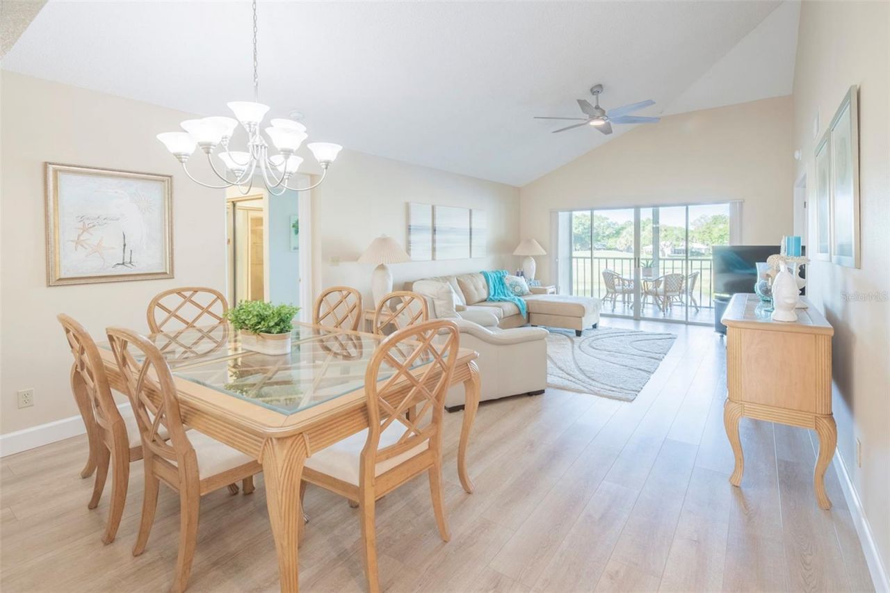 425 Cerromar Terrace, Unit 459, Venice, FL 34293 Photo