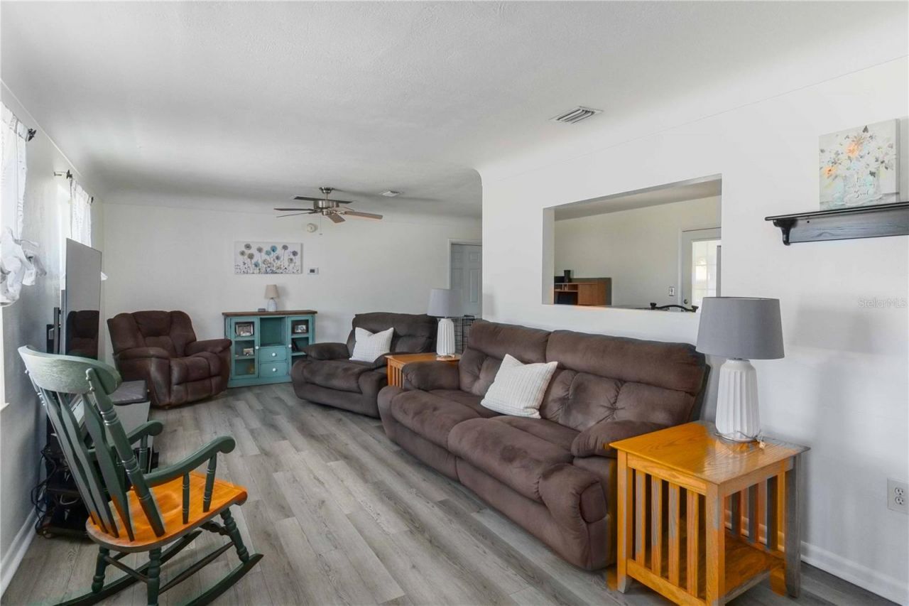 5281 57th Street N, Kenneth City, FL 33709 Photo