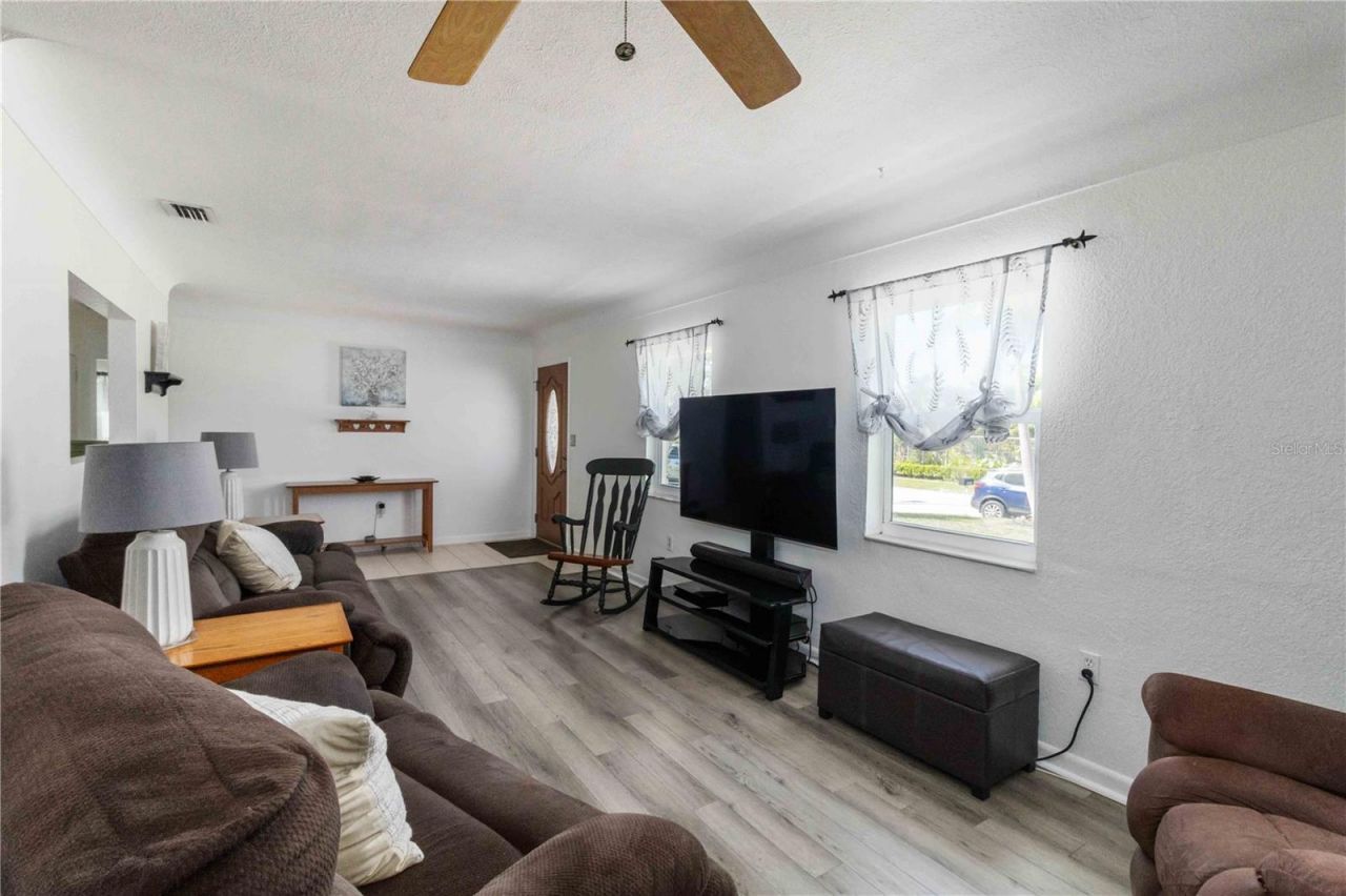 5281 57th Street N, Kenneth City, FL 33709 Photo