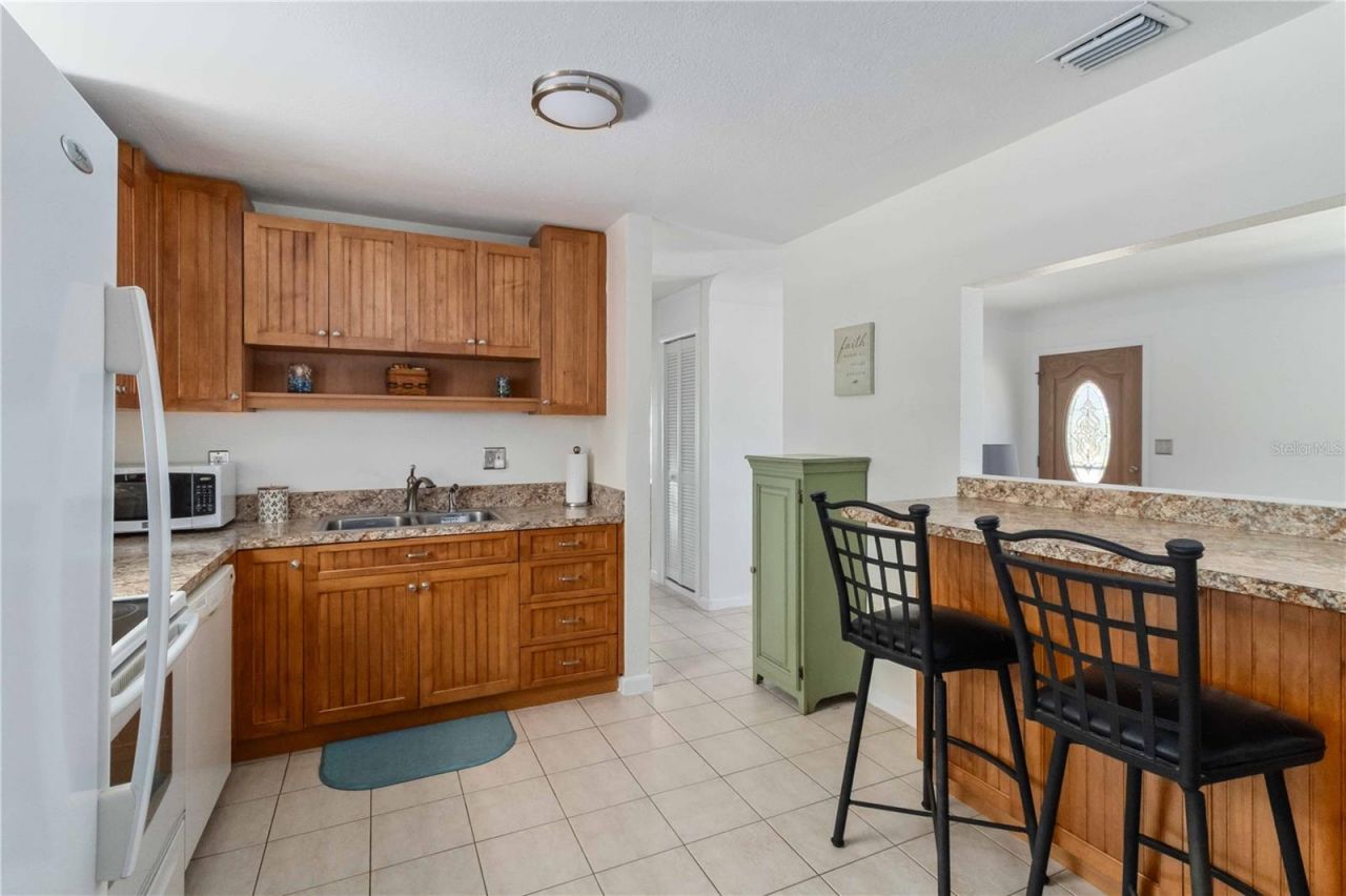 5281 57th Street N, Kenneth City, FL 33709 Photo