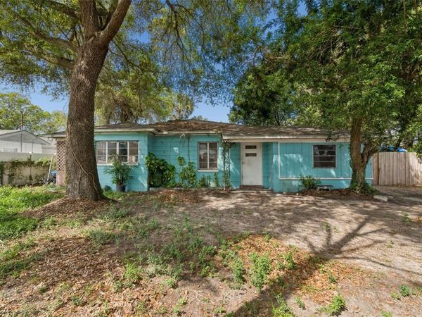 8730 N CALDER PLACE, TAMPA, FL 33604