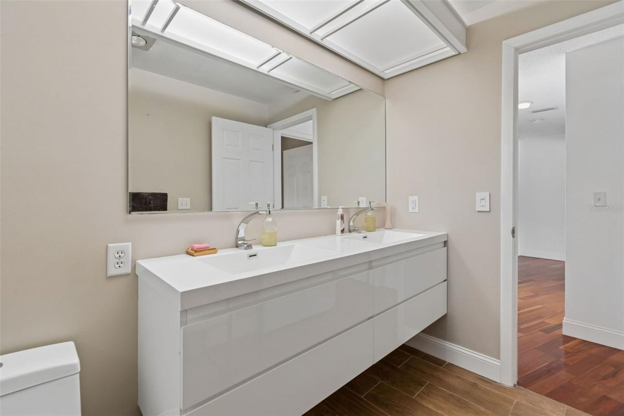 13114 Tifton Drive , Tampa, FL 33618 Photo