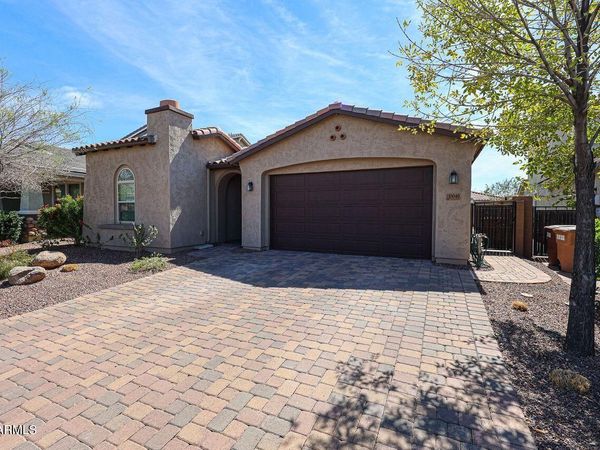 10049 W ANGELS Lane, Peoria, AZ 85383