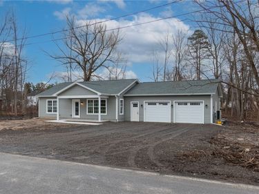 4034 Rasmussen Street , Williamson, NY 14589