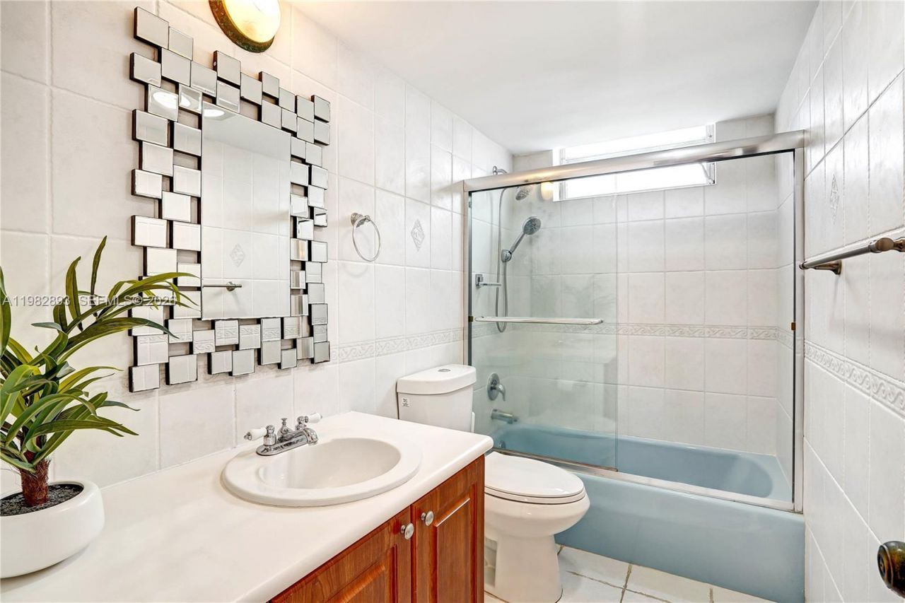 3020 Marcos Dr , Unit S108, Aventura, FL 33160 Photo