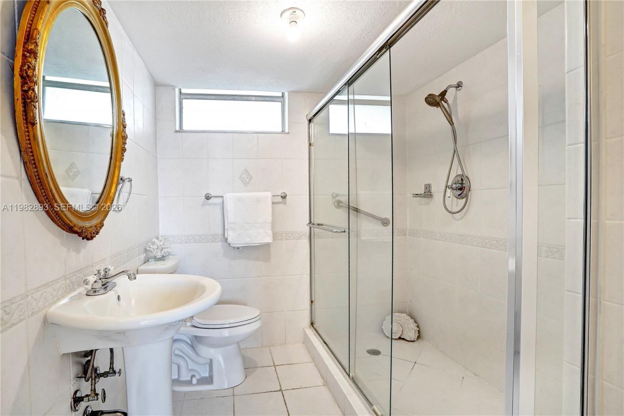 3020 Marcos Dr , Unit S108, Aventura, FL 33160 Photo