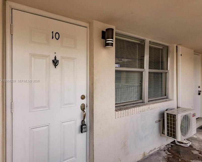 1816 Mckinley St, Unit 10, Hollywood, FL 33020 Photo