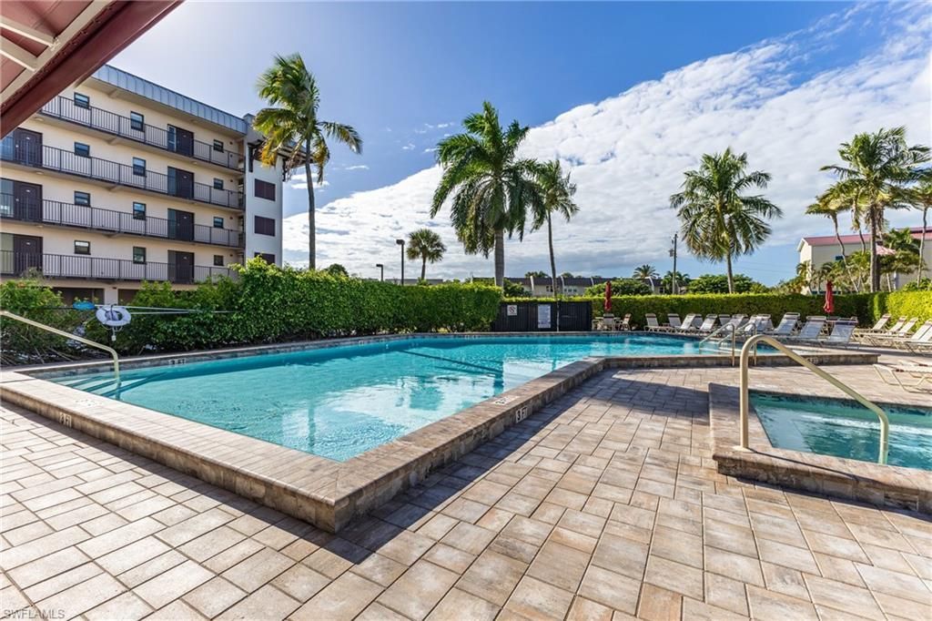 801 River Point Dr, Unit 102A, Naples, FL 34102 Photo