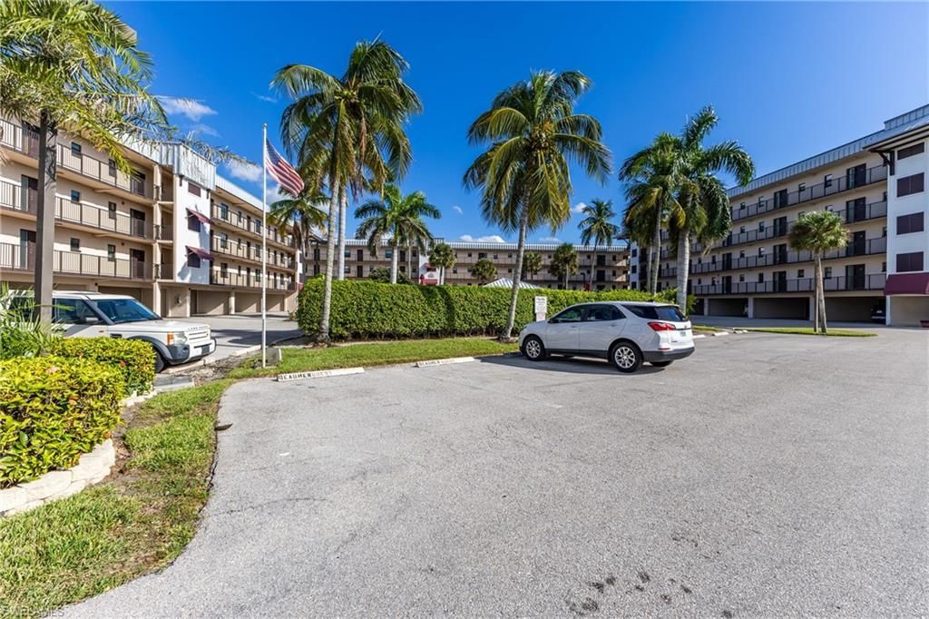 801 River Point Dr, Unit 102A, Naples, FL 34102 Photo