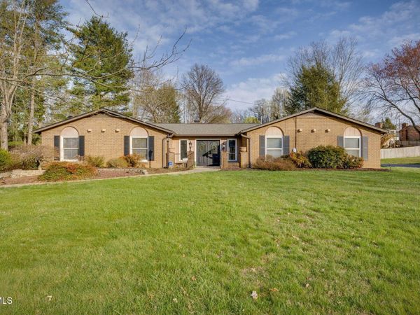 1019 Somerset Drive, Johnson City, TN 37604