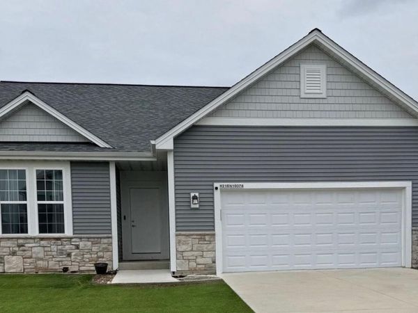 W218N16074 Tiger Lily Dr, Jackson, WI 53037