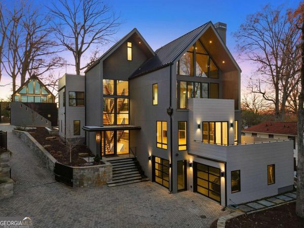 1033 Reeder Circle NE, Atlanta, GA 30306