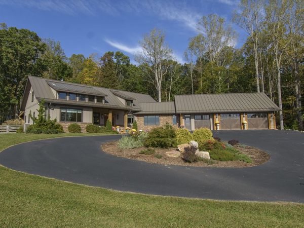 5600 Mount Tabor RD , Catawba, VA 24070