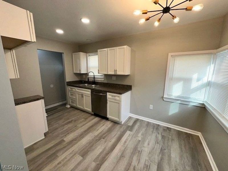 15707 Cloverside Avenue, Cleveland, OH 44128 Photo 4