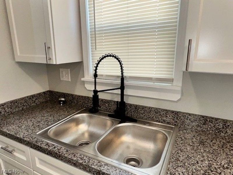 15707 Cloverside Avenue, Cleveland, OH 44128 Photo 5