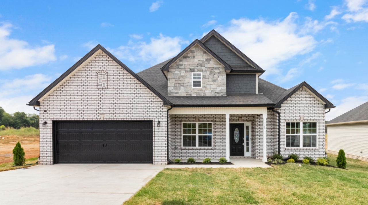 1342 English Oak Dr , Clarksville, TN 37043 Main Photo