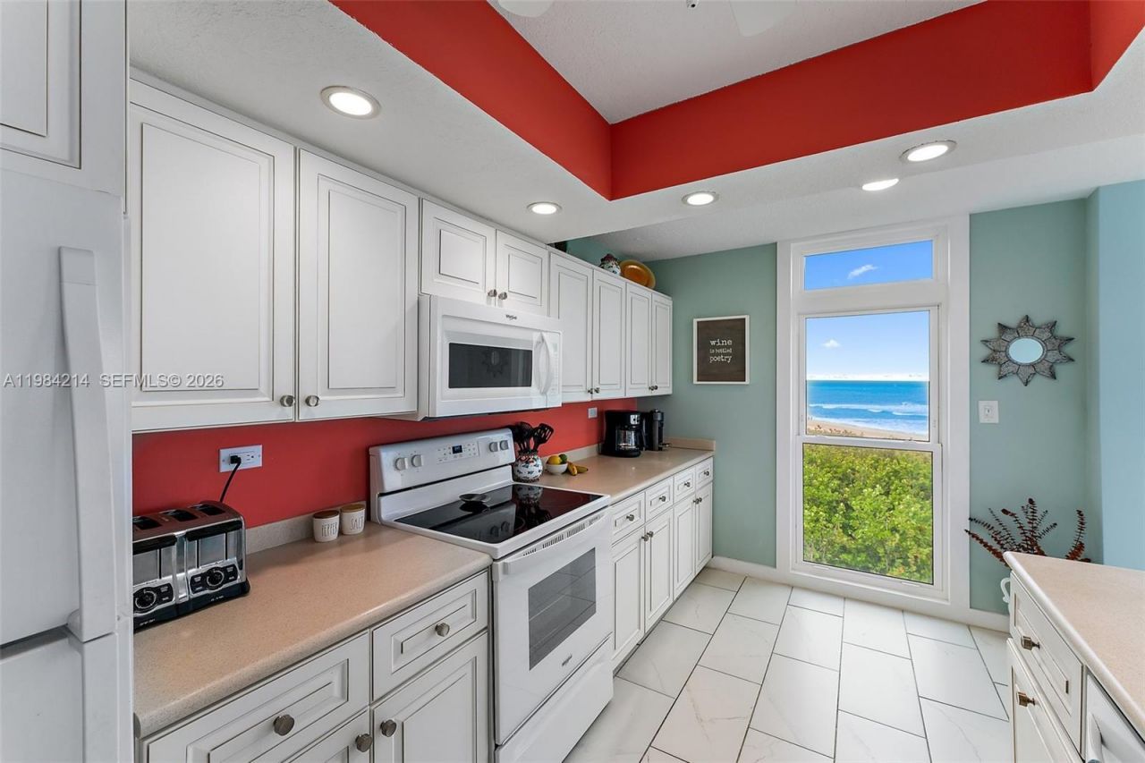 669 NE Plantation Rd, Unit 406, Hutchinson Island, FL 34996 Photo