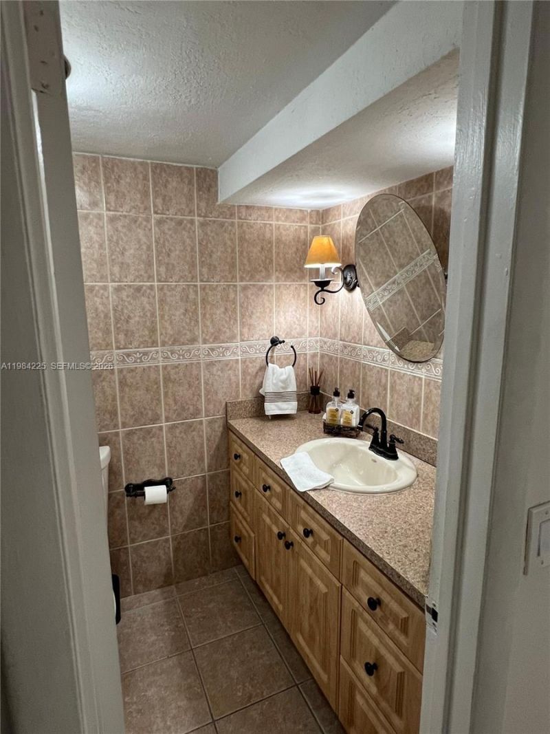 1900 W 68th St , Unit F104, Hialeah, FL 33014 Photo