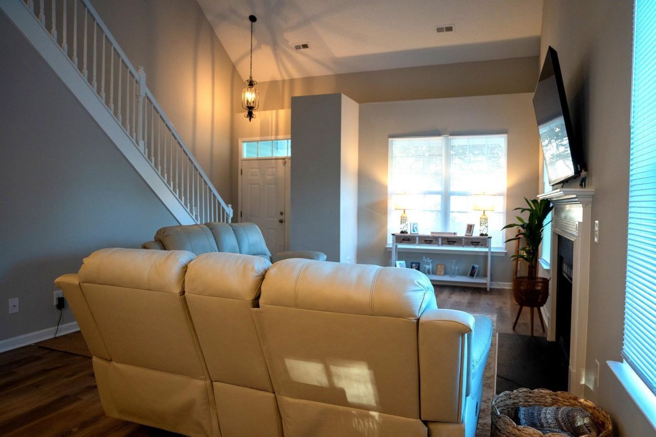 2039 Chadbury Ln. Photo 12