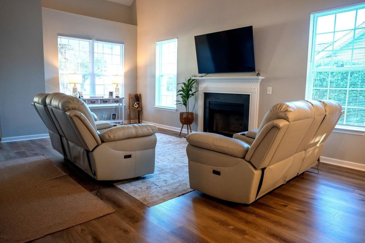 2039 Chadbury Ln. Photo 13