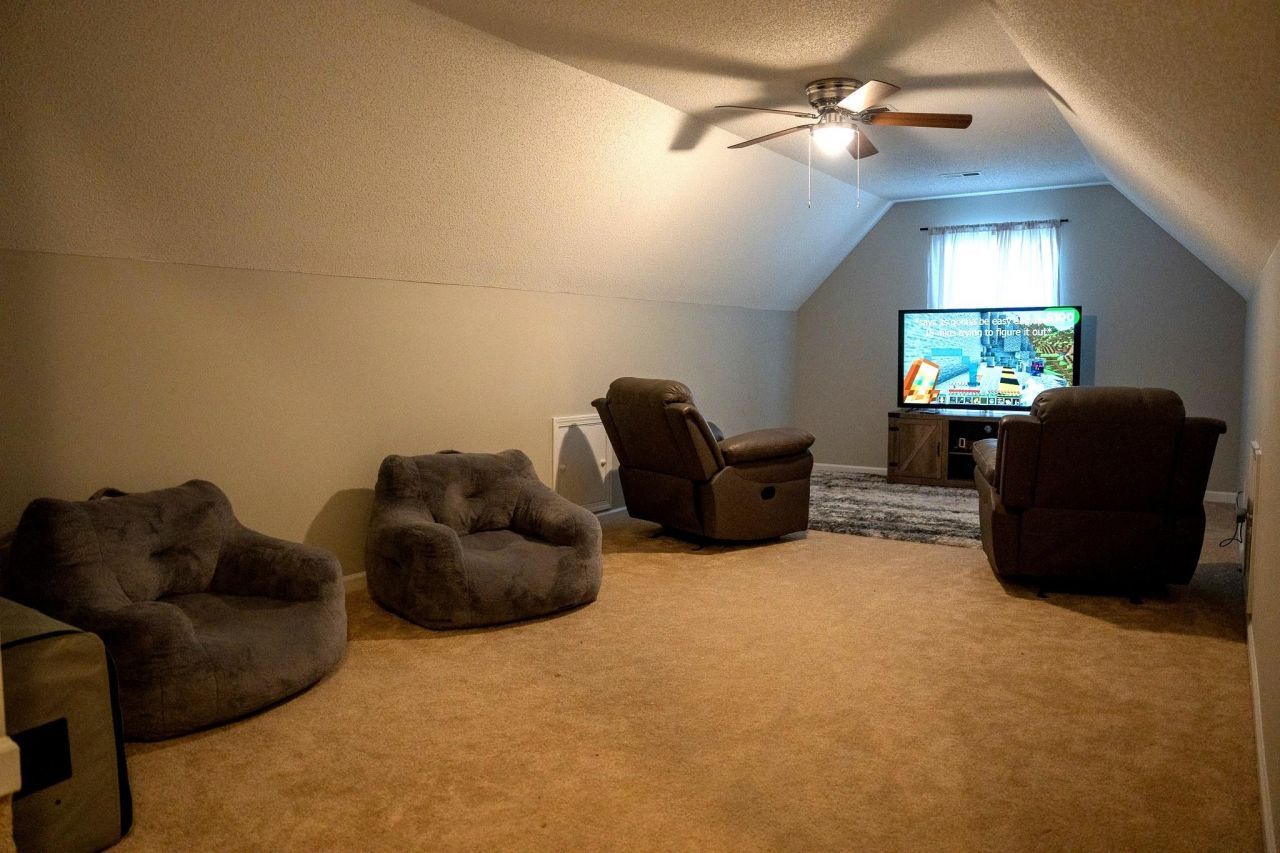 2039 Chadbury Ln. Photo 36