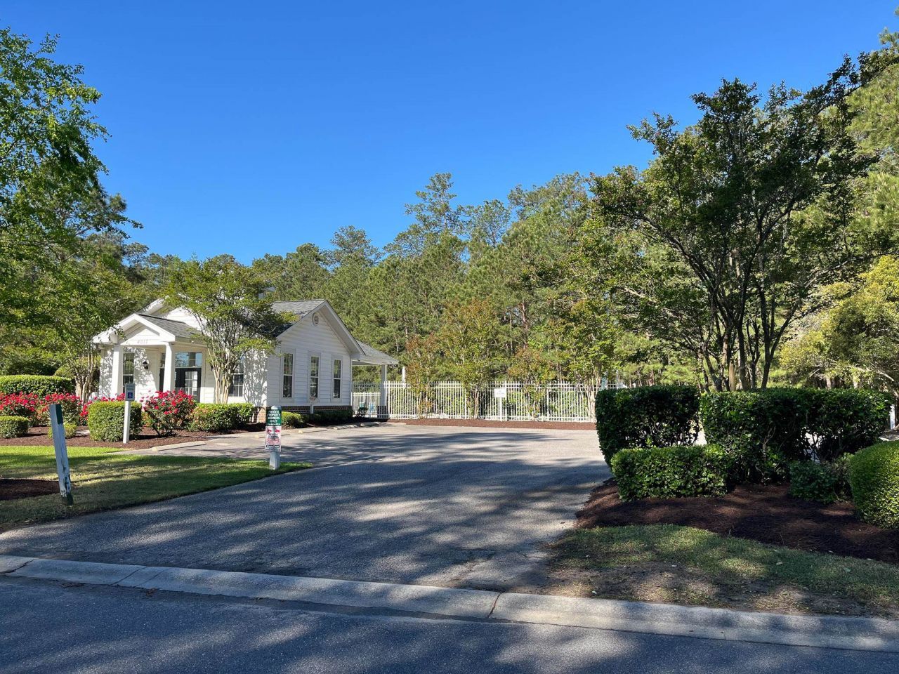 2039 Chadbury Ln. Photo 44