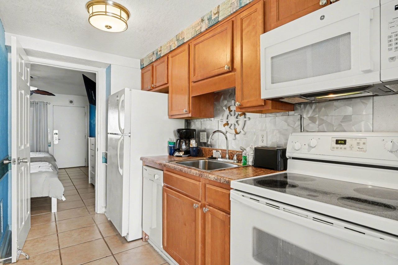 2406 N Ocean Blvd.  Photo 8