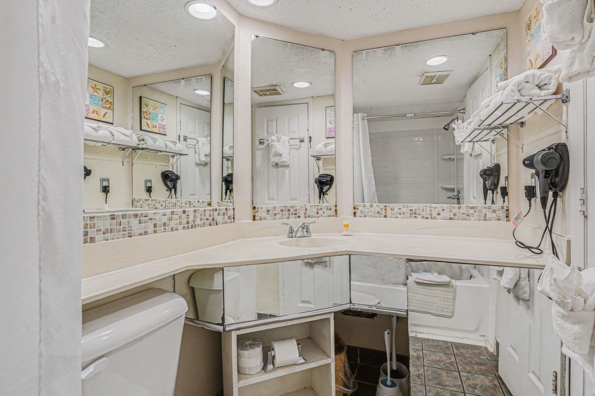 2406 N Ocean Blvd.  Photo 18