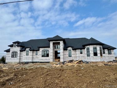 6281 31 Mile Road, Washington Twp, MI 48095