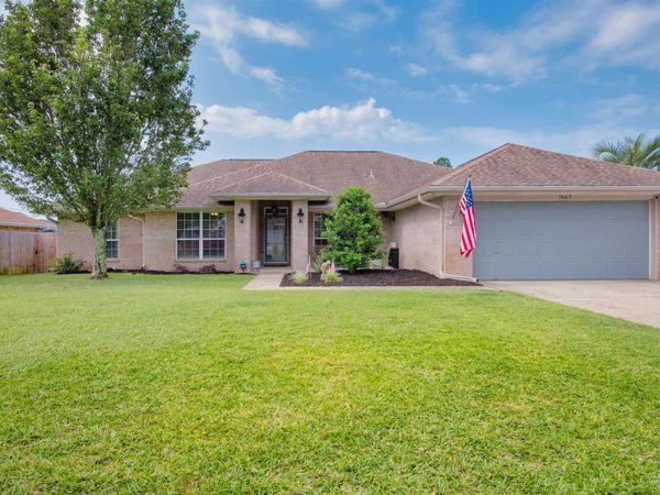 7667 Marthas Way, Navarre, FL 32566