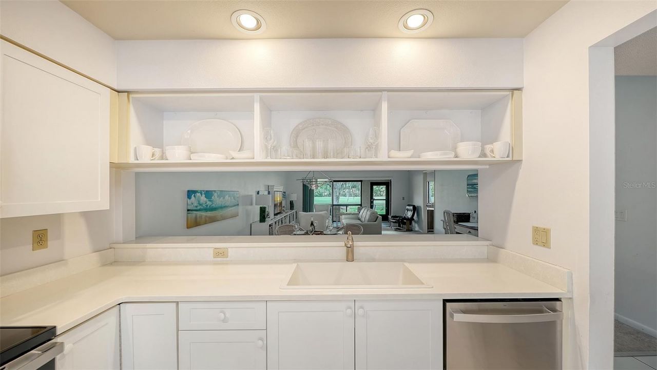 4557 Kingsmere, Unit 23, Sarasota, FL 34235 Photo