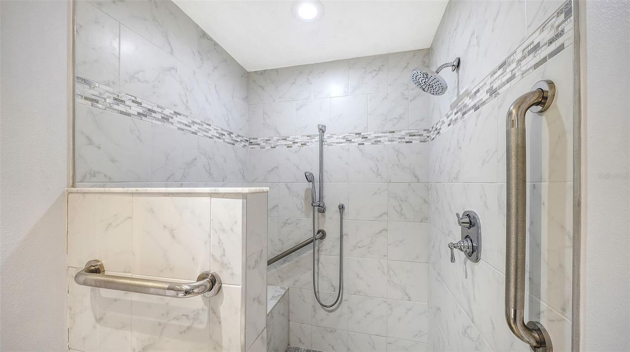 4557 Kingsmere , Unit 23, Sarasota, FL 34235 Photo